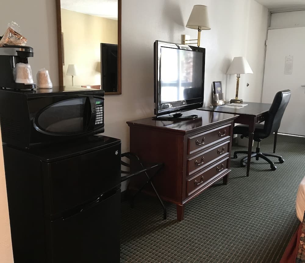 Carmel Inn & Suites gallery photo in Thibodaux, LA — image 15