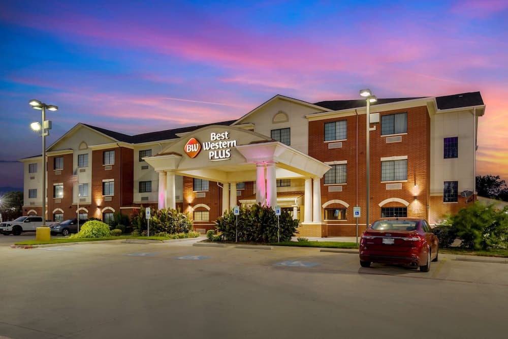 Best Western Plus Sweetwater Inn & Suites interior in Sweetwater, TX — gallery photo 2