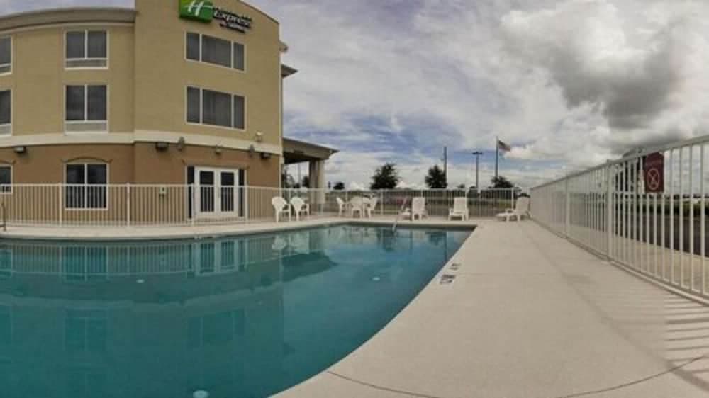 Holiday Inn Express Hotel & Suites Brooksville West by IHG gallery photo in Spring Hill, FL — image 15