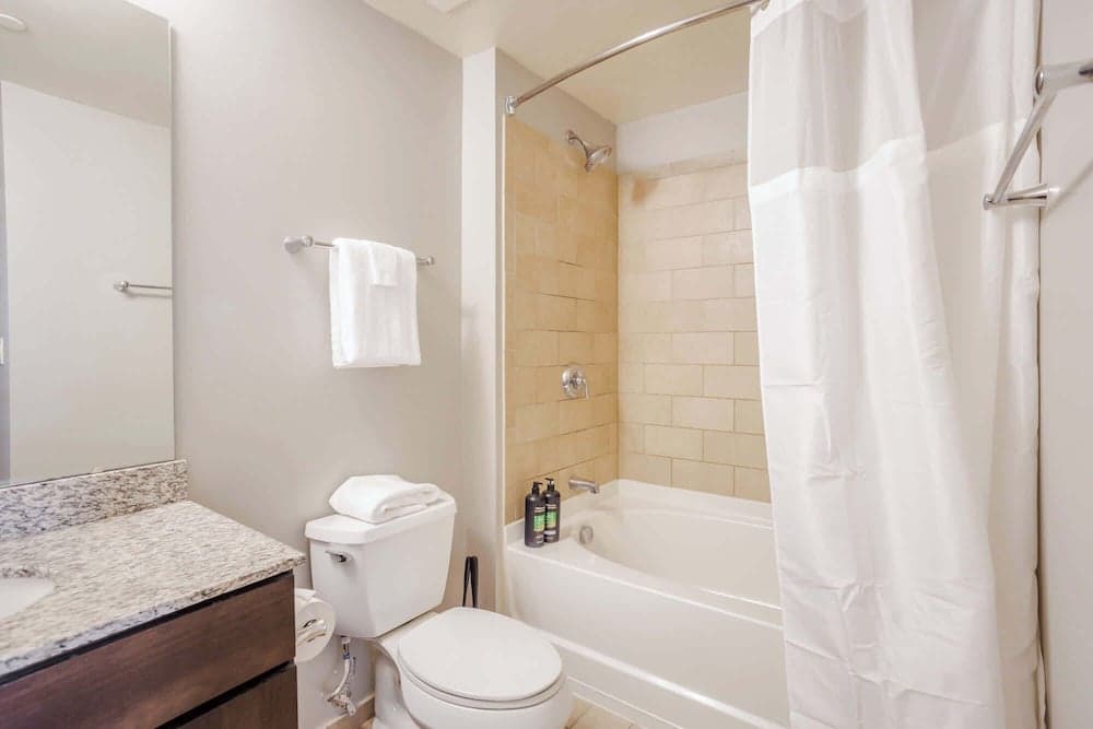 CozySuites - Current at the Banks property views in Cincinnati, OH — gallery photo 3