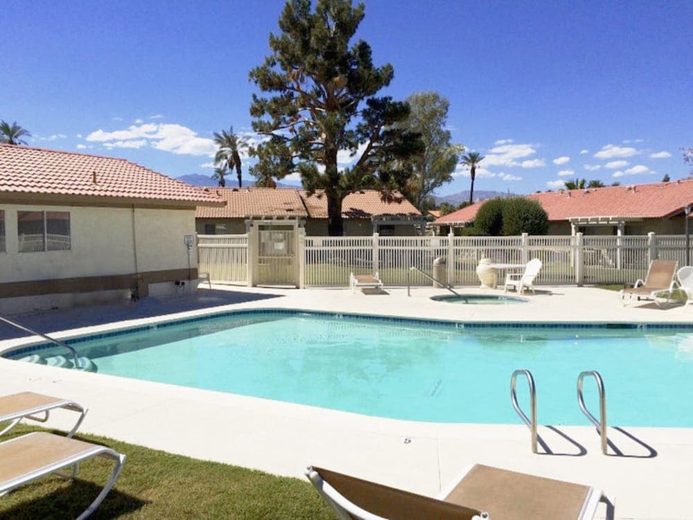 Indian Palms Intervals by VRHost interior in Indio, CA — gallery photo 2