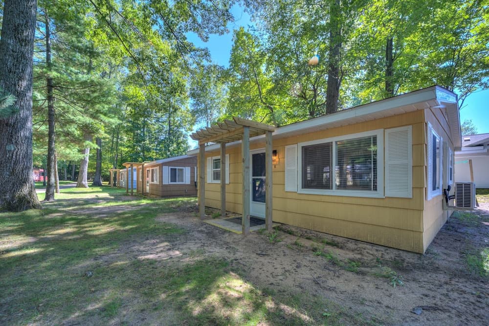 Scenic Drive Resort by DreamStay gallery photo in Muskegon, MI — image 17