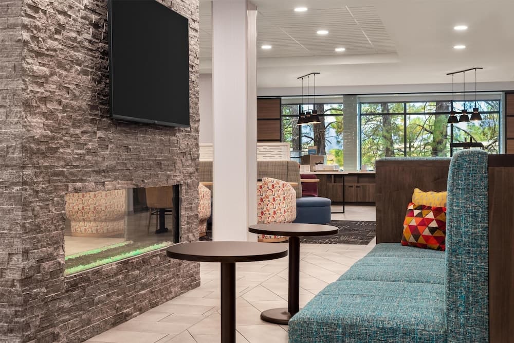 Tru By Hilton Flagstaff interior in Flagstaff, AZ — gallery photo 2