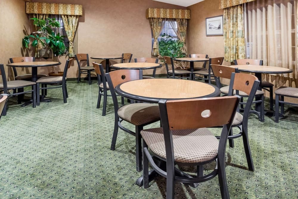 Ramada by Wyndham Frisco interior in Frisco, CO — gallery photo 2