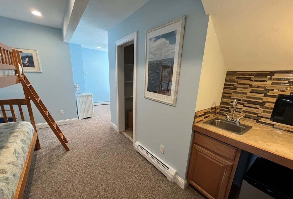 Beach Breeze Inn gallery photo in Falmouth, MA — image 16