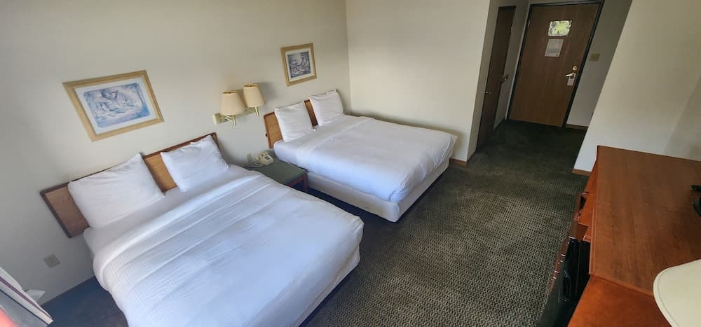 Plymouth Suites Hotel property views in Plymouth, WI — gallery photo 3