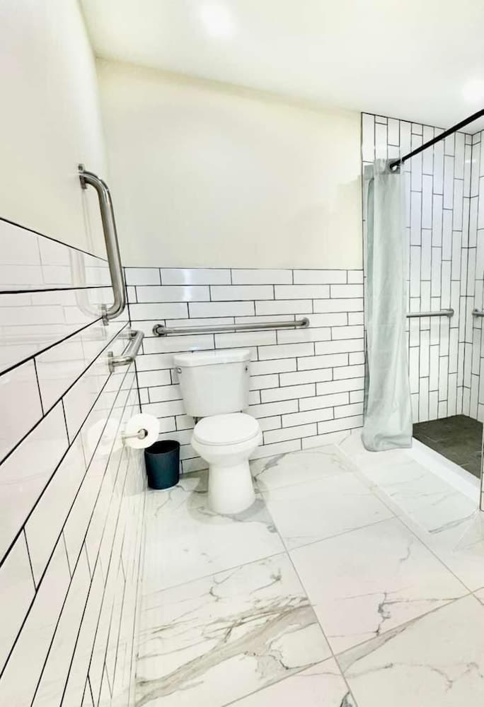 Nova Hotel JFK property views in Jamaica — gallery photo 3