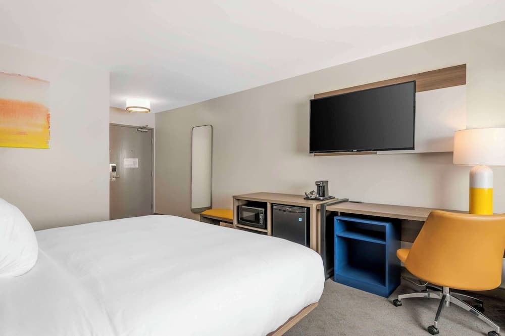 Comfort Inn Kendallville East gallery photo in Kendallville, IN — image 10