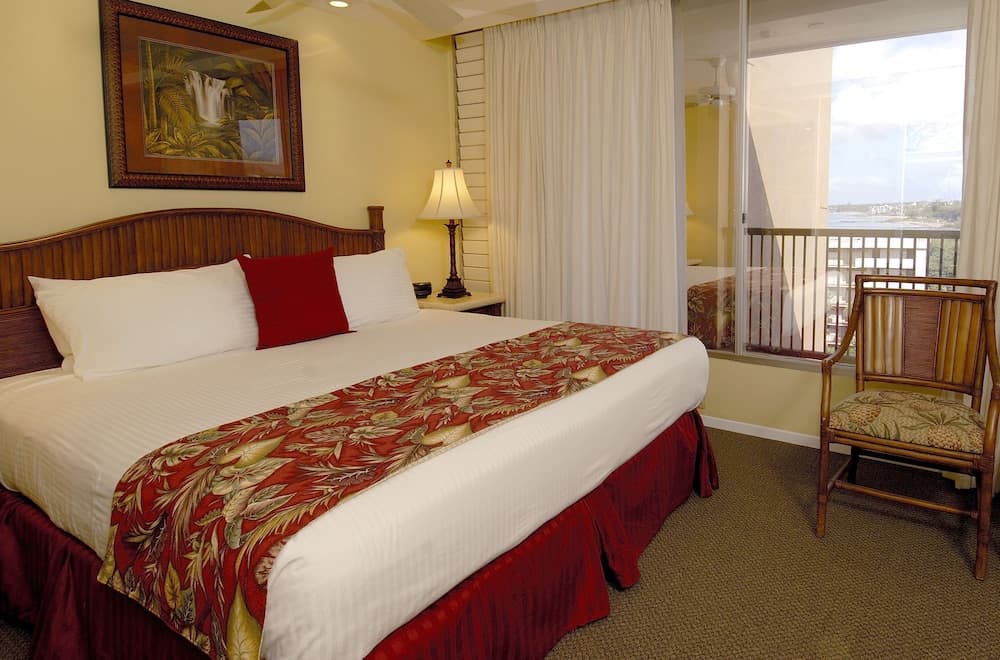 Mana Kai Maui- Official Onsite Rental interior in Kihei, HI — gallery photo 2