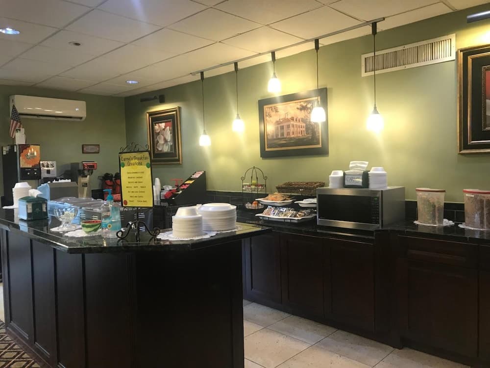 Carmel Inn & Suites gallery photo in Thibodaux, LA — image 7