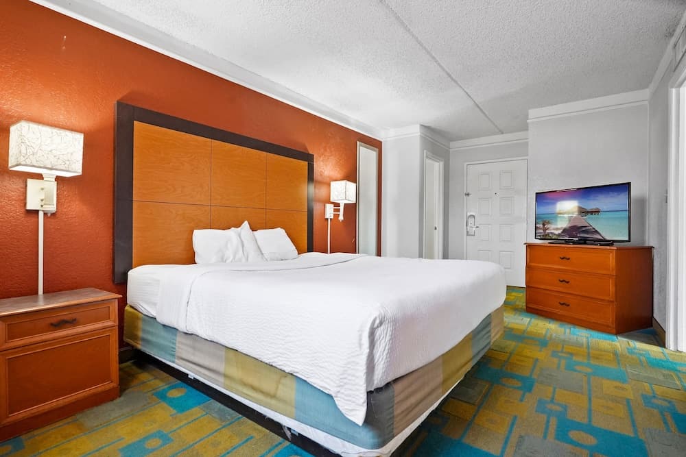 La Quinta Inn by Wyndham Costa Mesa / Newport Beach gallery photo in Costa Mesa, CA — image 45