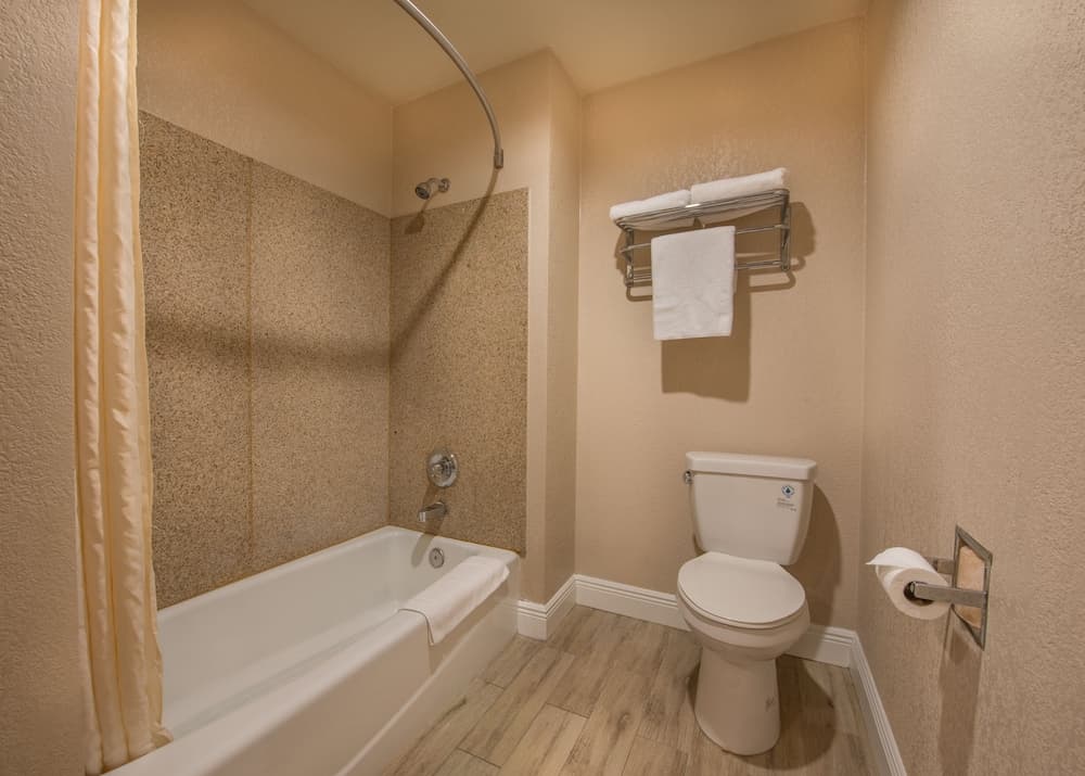 Edgewater Inn Reedley gallery photo in Reedley, CA — image 8