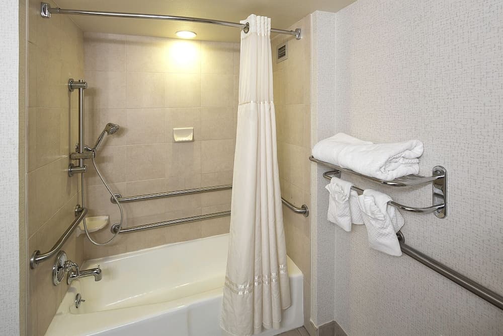 DoubleTree by Hilton Hotel Modesto gallery photo in Modesto, CA — image 30