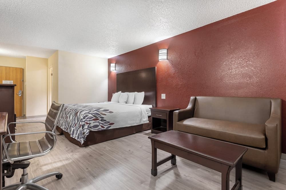 Red Roof Inn La Marque interior in La Marque, TX — gallery photo 2