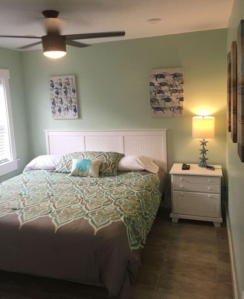 19988 Front Beach Rd interior in Panama City Beach, FL — gallery photo 2