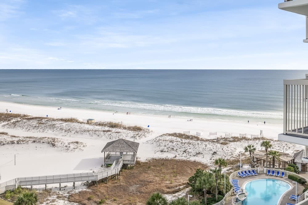 Pelican Beach Resort by Colasan interior in Destin, FL — gallery photo 2