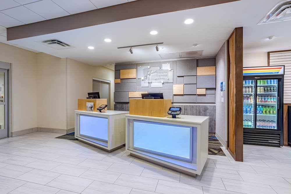 Holiday Inn Express & Suites Elkhart North by IHG gallery photo in Elkhart, IN — image 10