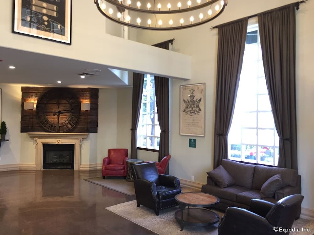 Anaheim Camelot Inn & Suites interior in Anaheim, CA — gallery photo 2