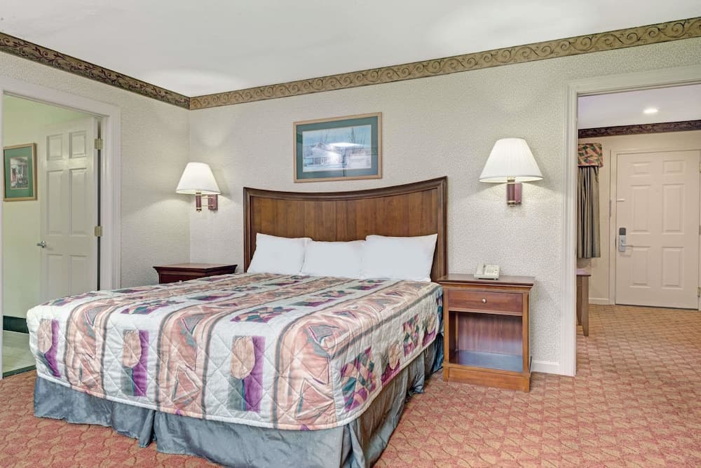 Days Inn by Wyndham Ridgefield interior in Ridgefield, CT — gallery photo 2
