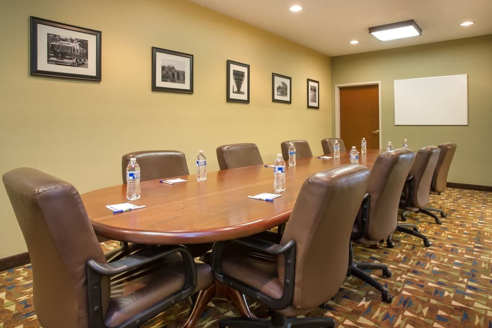 Kalamazoo Hotel and Suites gallery photo in Kalamazoo, MI — image 16