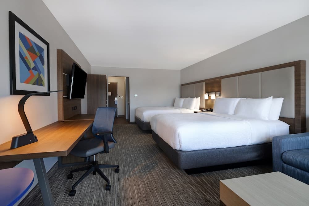 Holiday Inn Express & Suites Detroit Dearborn by IHG gallery photo in Dearborn, MI — image 31
