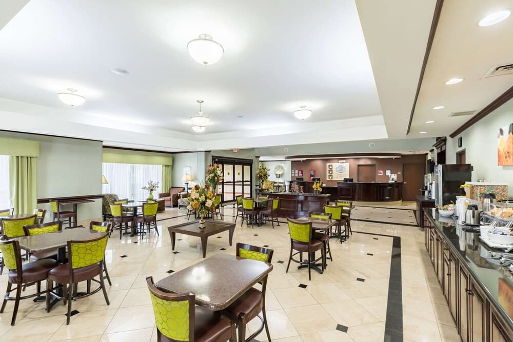 Comfort Suites Beaumont I-10 gallery photo in Beaumont, TX — image 15