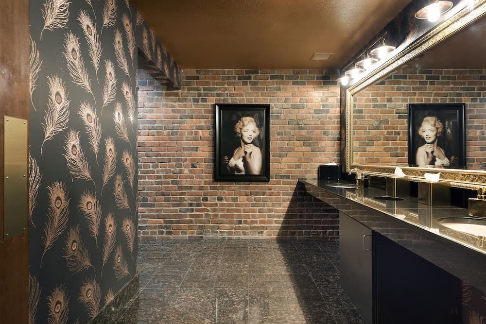 Des Lux Hotel gallery photo in Des Moines, IA — image 49