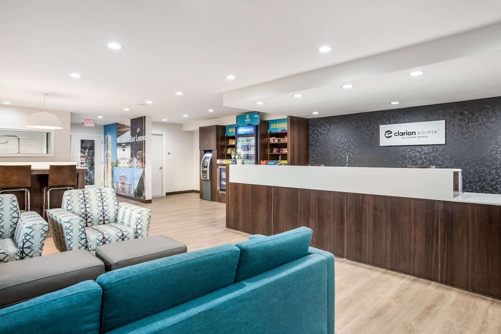 Clarion Pointe East Lansing University Area interior in East Lansing, MI — gallery photo 2