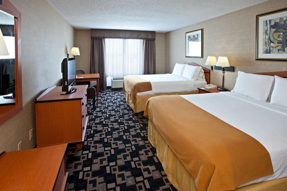 Holiday Inn Express Hotel & Suites Greenwood by IHG interior in Greenwood, IN — gallery photo 2