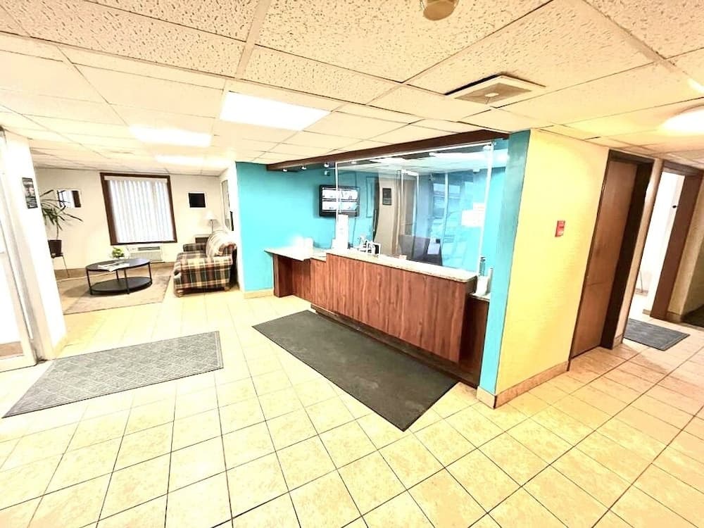 Moline Bell Hotel interior in Moline, IL — gallery photo 2