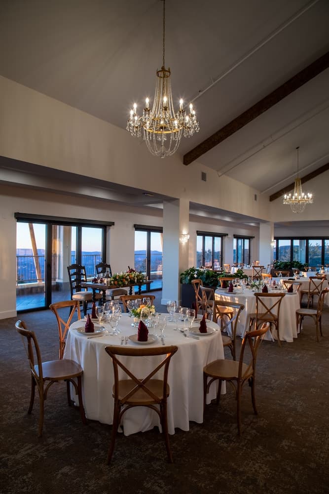Corduroy Inn and Lodge, Trademark Collection by Wyndham interior in Snowshoe — gallery photo 2