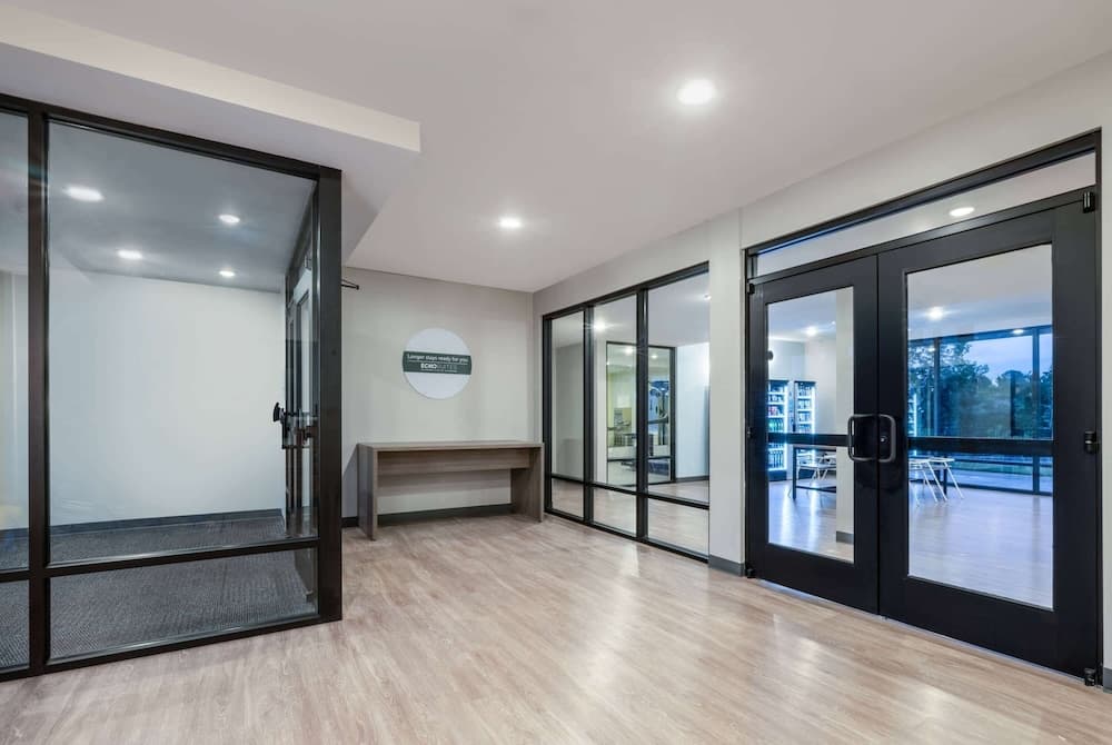 Echo Suites Extended Stay By Wyndham Nashville/ Gallatin interior in Gallatin, TN — gallery photo 2