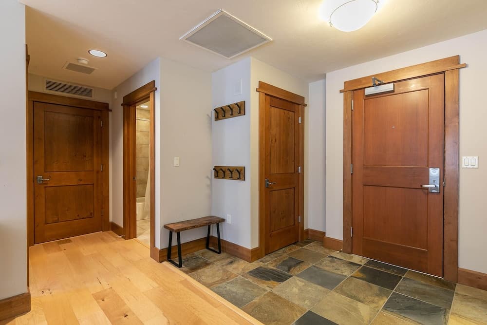 East West Hospitality Tahoe interior in Truckee, CA — gallery photo 2