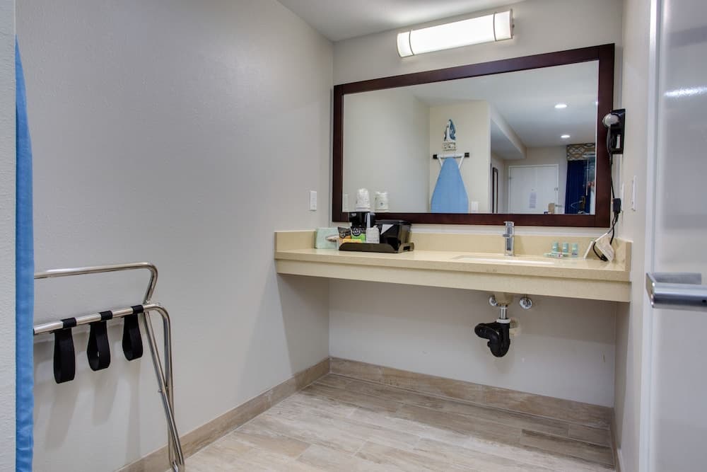 Quality Inn San Diego South - Chula Vista gallery photo in Chula Vista, CA — image 7