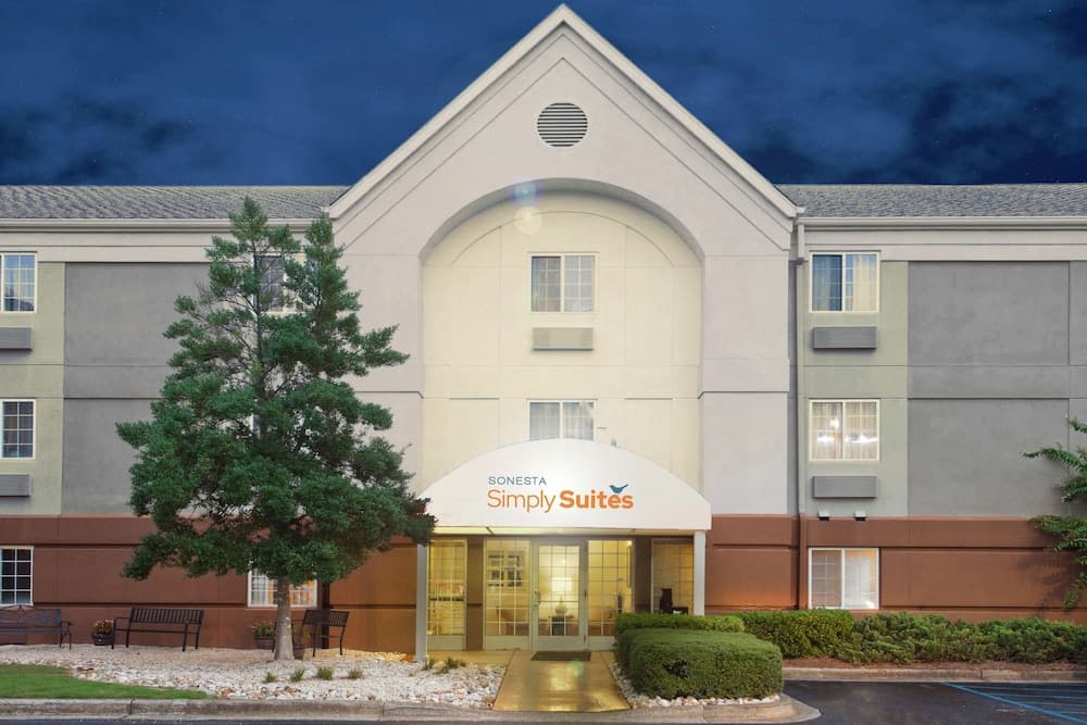 Sonesta Simply Suites Birmingham Hoover featured exterior or lobby in Birmingham, AL — similar hotel