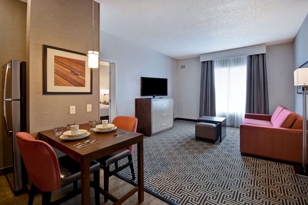 Homewood Suites By Hilton Houston IAH Airport Beltway 8 interior in Houston, TX — gallery photo 2