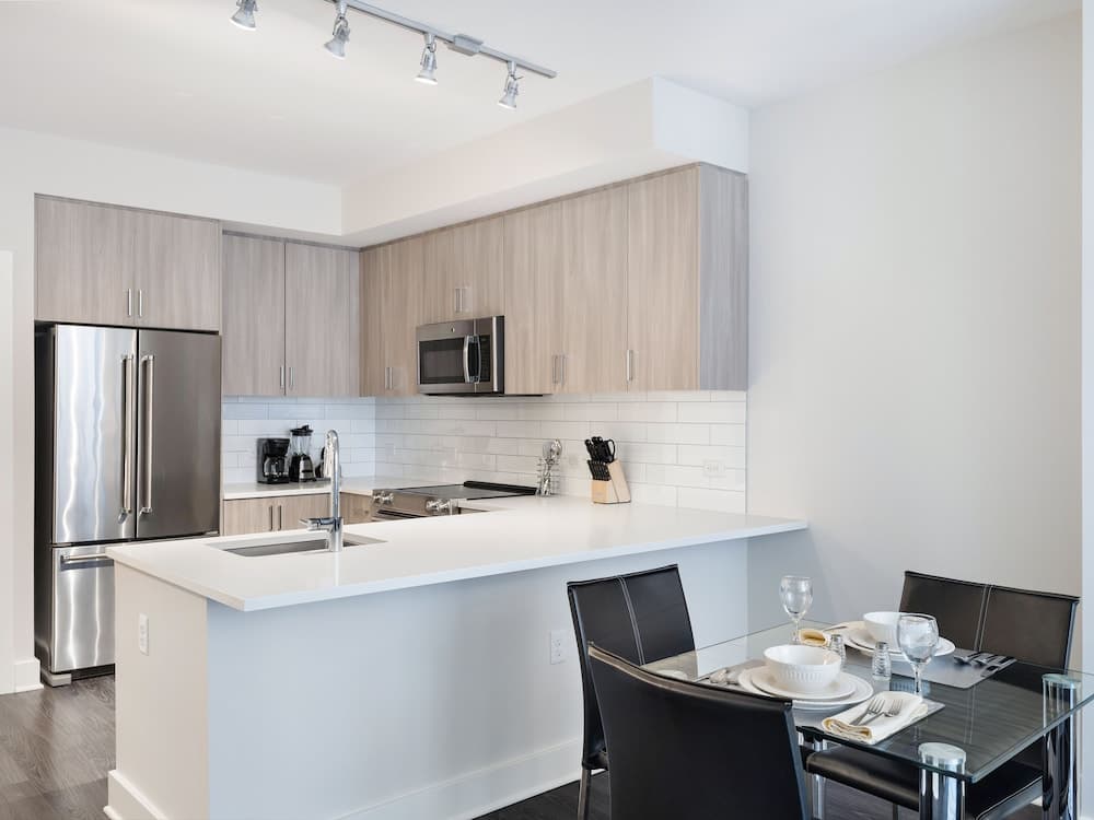 Global Luxury Suites at Bethesda Metro interior in Bethesda, MD — gallery photo 2