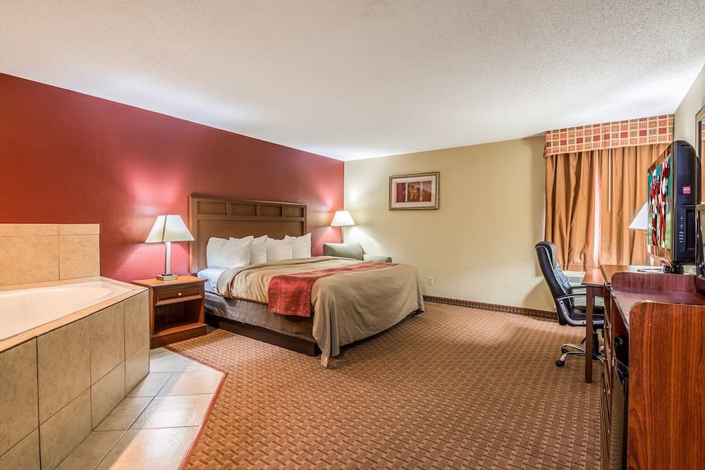 Red Roof Inn & Suites Little Rock interior in Little Rock, AR — gallery photo 2