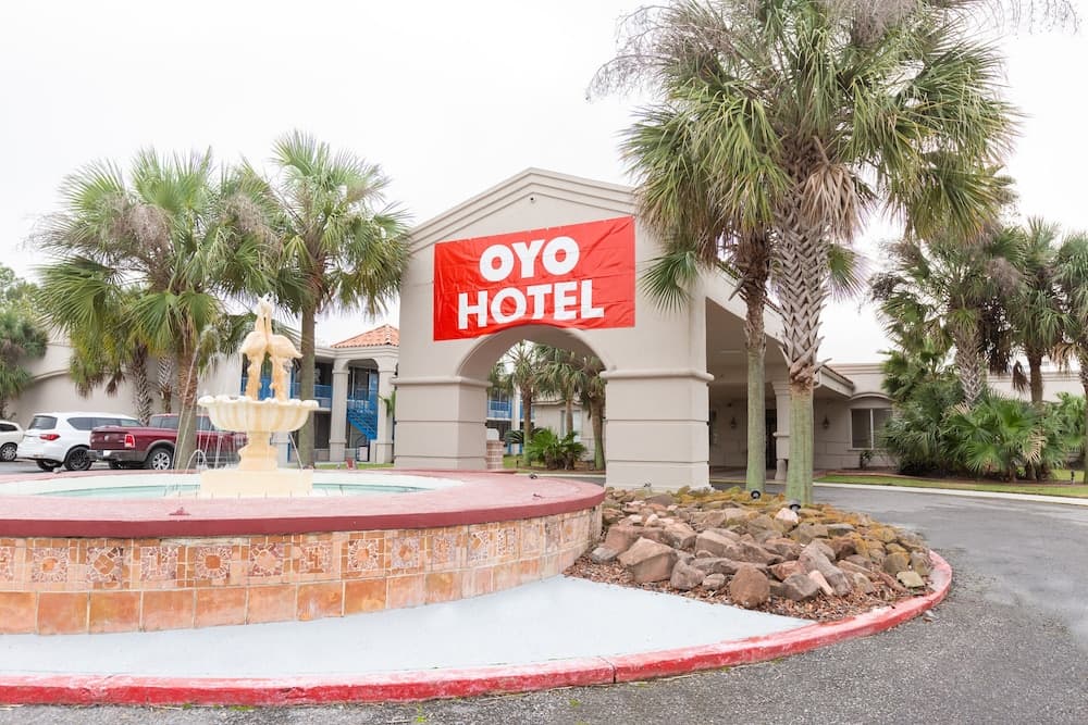 OYO Hotel Baton Rouge - Mead Rd Louisiana featured exterior or lobby in Baton Rouge, LA — similar hotel