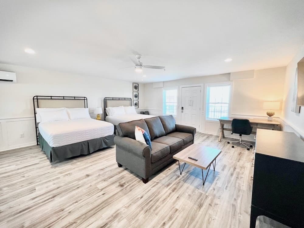 Saltwater Suites gallery photo in Holly Ridge, NC — image 10