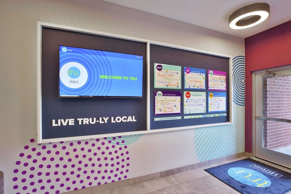 Tru by Hilton Jackson, MI interior in Jackson, MI — gallery photo 2