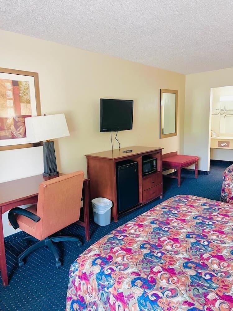 The ashley inn interior in Crossett, AR — gallery photo 2