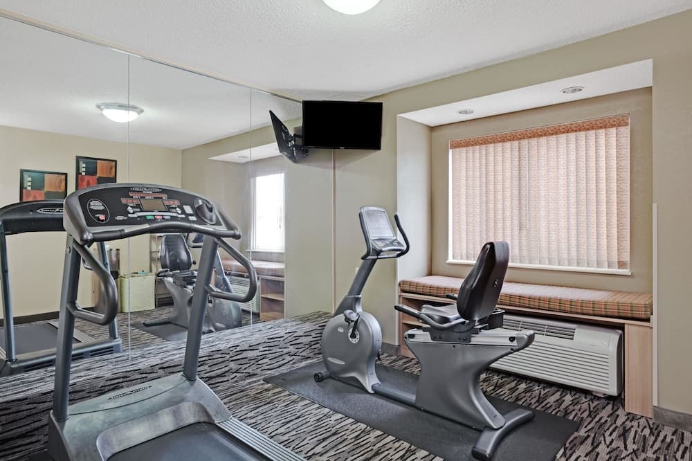 Microtel Inn & Suites by Wyndham Charleston WV gallery photo in South Charleston, WV — image 12