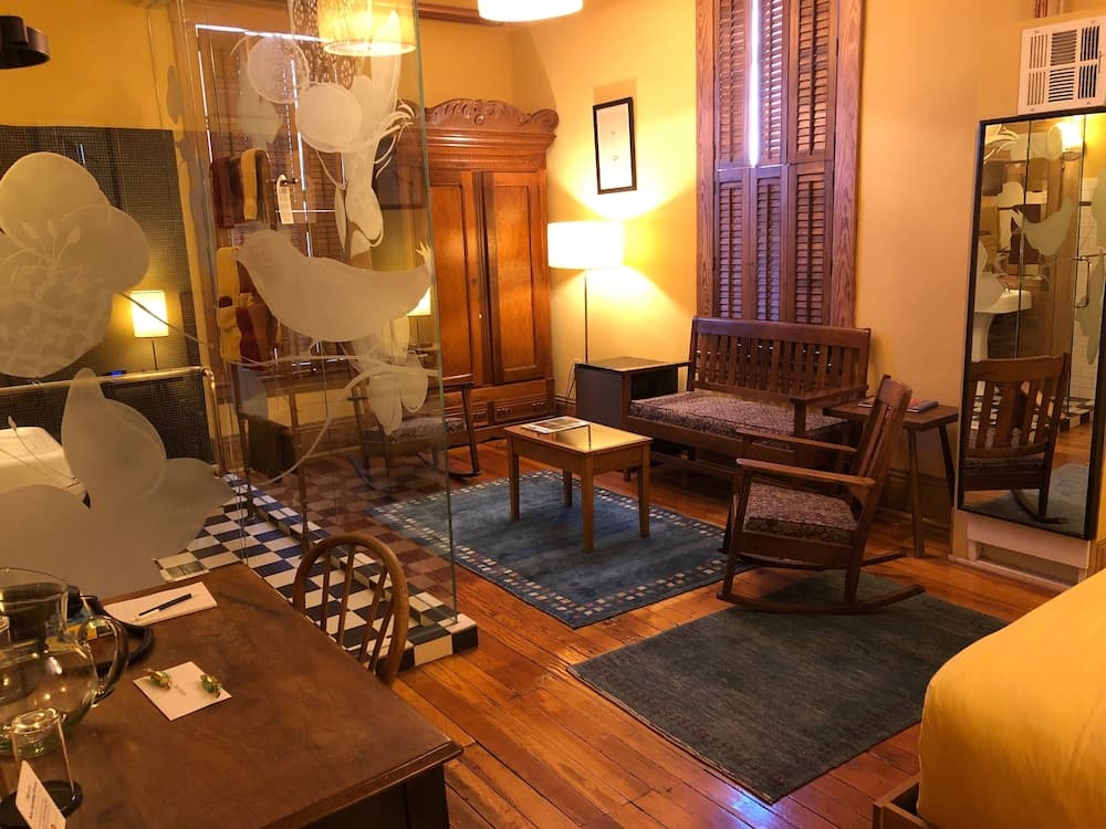 Hotel Frederick interior in Boonville, MO — gallery photo 2