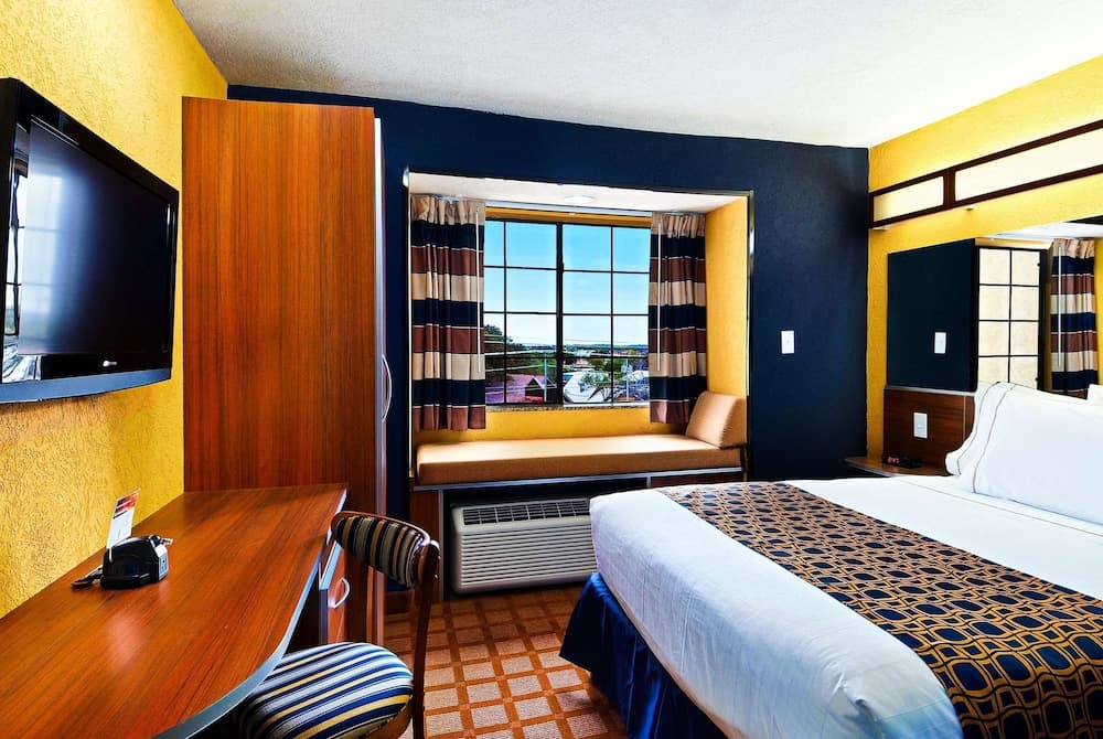 Microtel Inn & Suites by Wyndham New Braunfels gallery photo in New Braunfels, TX — image 8