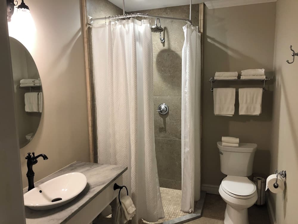 The Dutchess Inn and Spa at Beacon interior in Beacon, NY — gallery photo 2