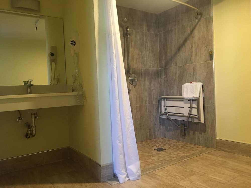 Travelodge by Wyndham Fairfield/Napa Valley gallery photo in Fairfield, CA — image 9