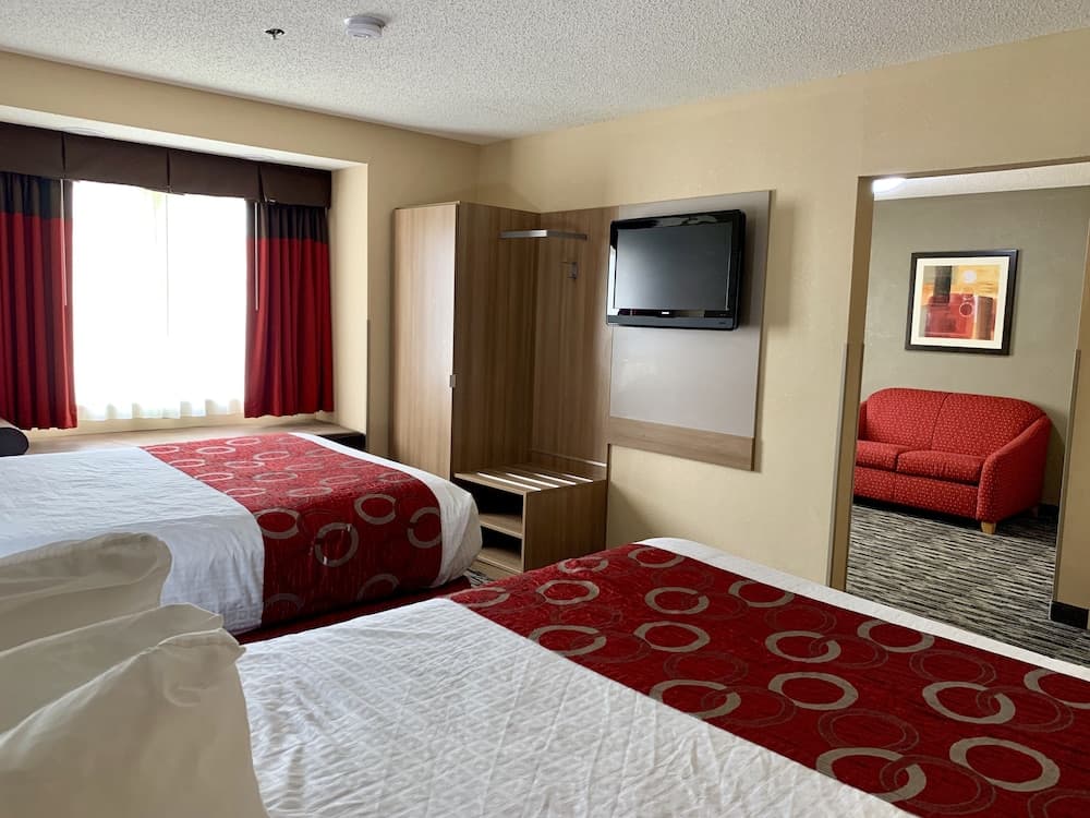 Microtel Inn & Suites by Wyndham Charleston WV gallery photo in South Charleston, WV — image 20