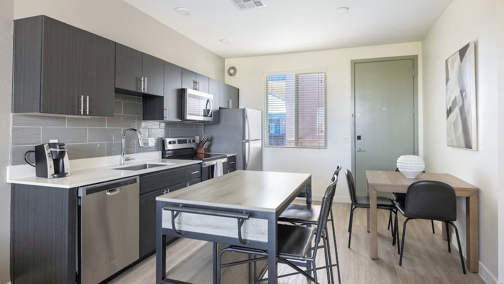 Landing Apartments Glendale gallery photo in Glendale, AZ — image 7