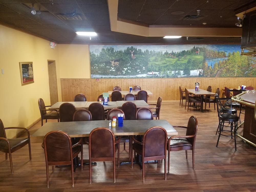 Travelodge by Wyndham Gaylord interior in Gaylord, MI — gallery photo 2